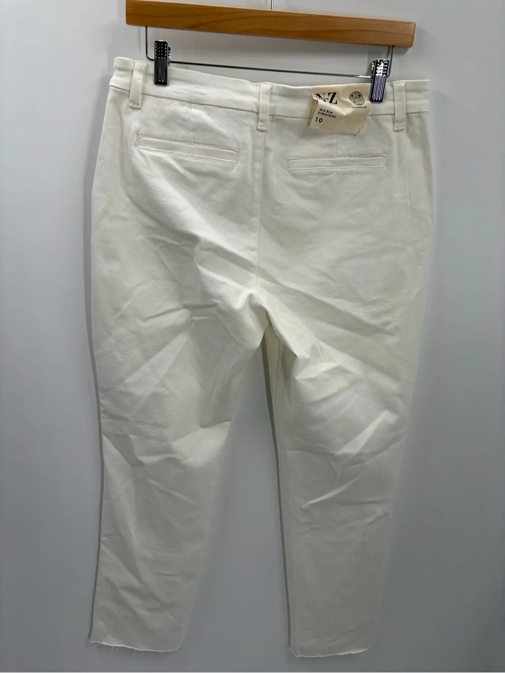NIC+ZOE | Off-White Ankle Crop raw hem mid rise straight | Jeans size 10‎